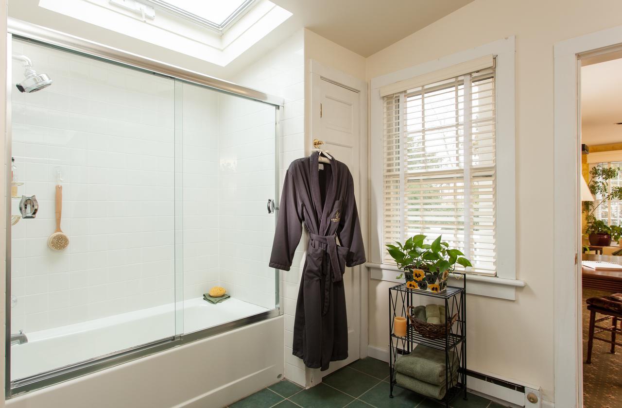 A Butlers Manor Bed and Breakfast Southampton Exterior foto