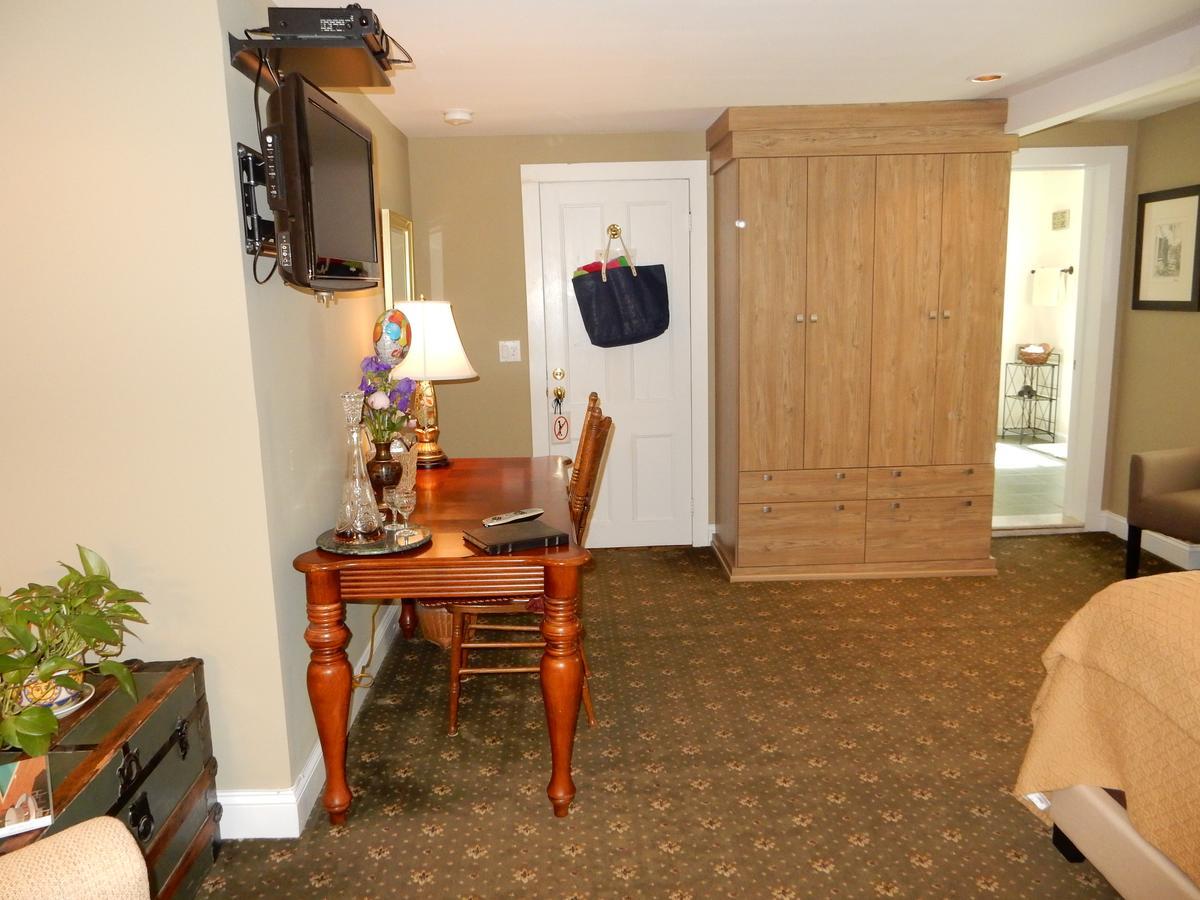 A Butlers Manor Bed and Breakfast Southampton Exterior foto